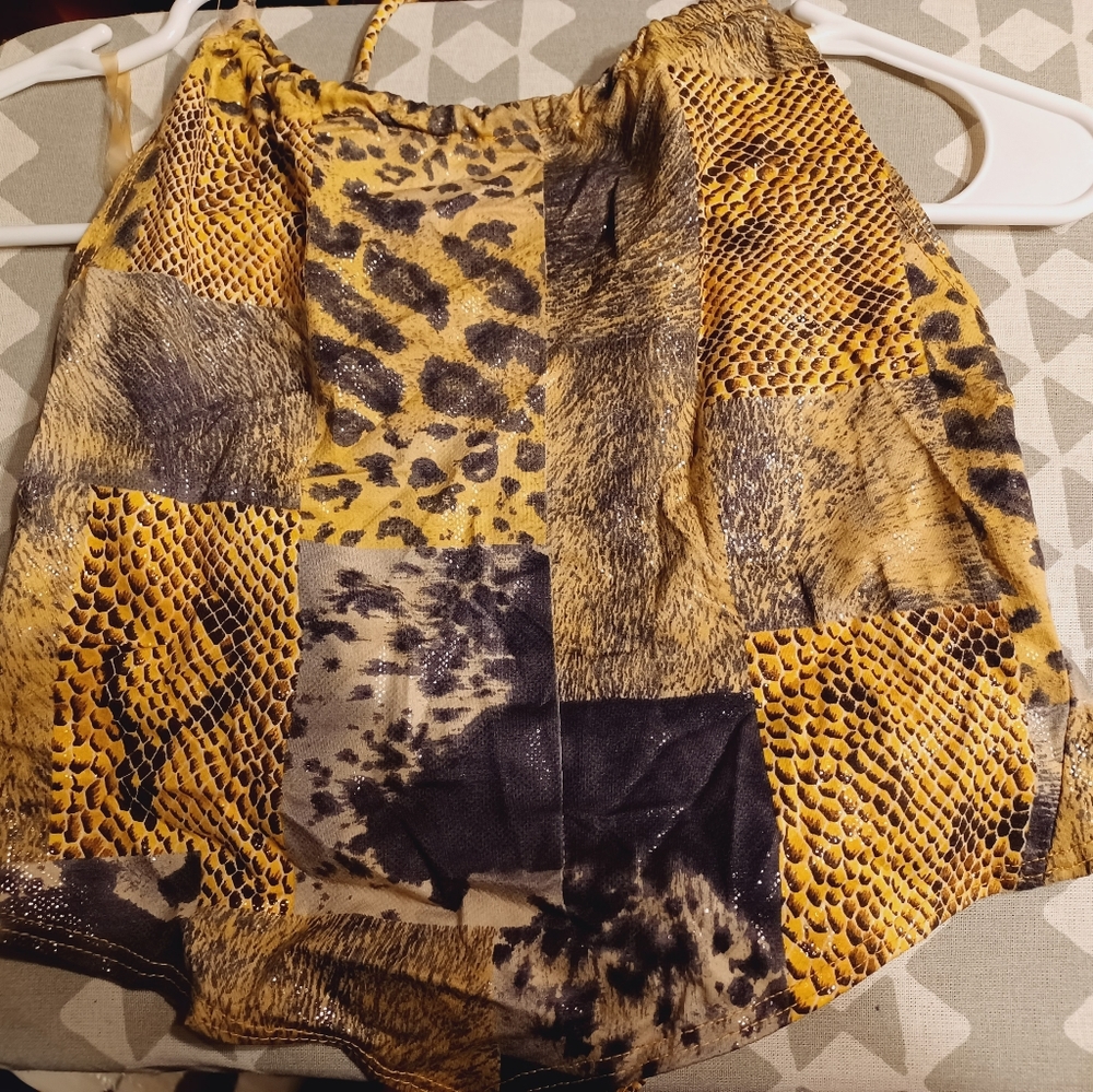 Halter top - Picture 3 of 3